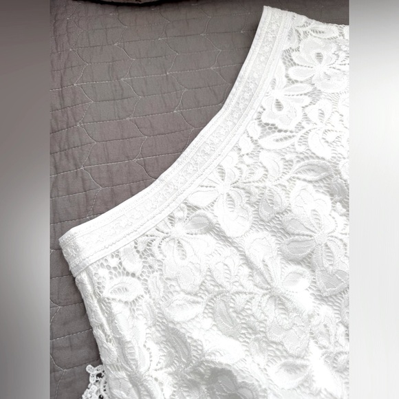 NWT❣️Champagne and Strawberry Eyelet Dress Size Medium - Picture 5 of 8